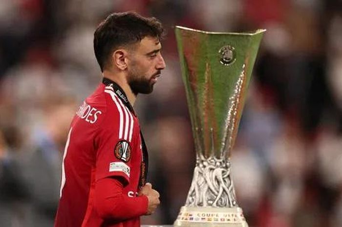 Bruno Fernandes từ chối đề nghị 200 triệu bảng, ở lại MU