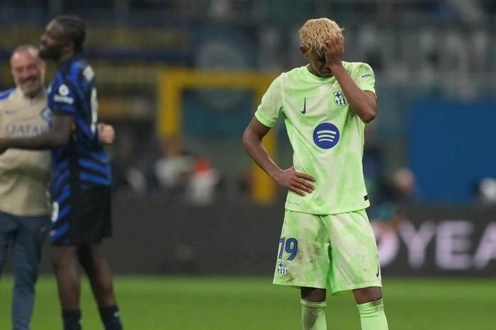 Sốc: Barca bị trừ điểm ngay vòng bảng Champions League mùa tới?