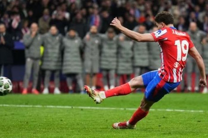 IFAB chính thức sửa luật sau cú đá 11m của Julian Alvarez tại Champions League