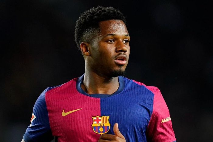 Barcelona kiếm bộn tiền trên thị trường chuyển nhượng