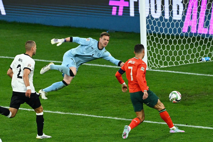 Tin thể thao (5-6): Ronaldo giúp Bồ Đào Nha vào chung kết Nations League