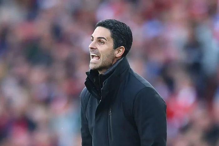 Trải qua mùa giải tệ chưa từng có, Man Utd vẫn được đánh giá cao hơn Arsenal