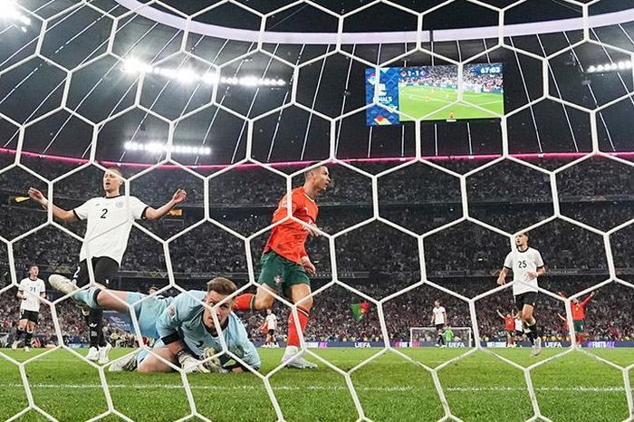 Ronaldo ghi bàn, Bồ Đào Nha vào chung kết Nations League