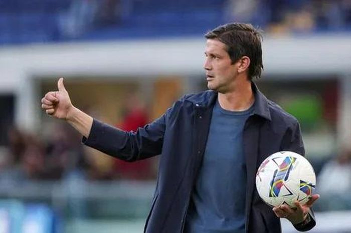 Fabregas không tới, Inter bất ngờ bổ nhiệm Chivu