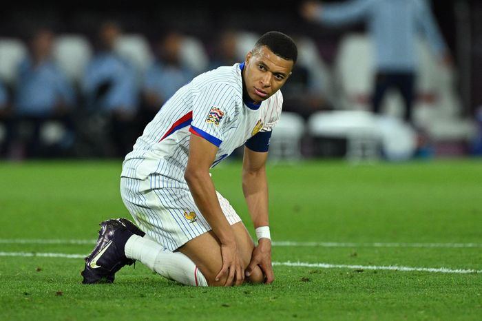 Mbappe là thiên tài gây chia rẽ