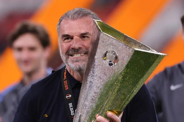 Sa thải HLV Postecoglou, Tottenham mất bộn tiền