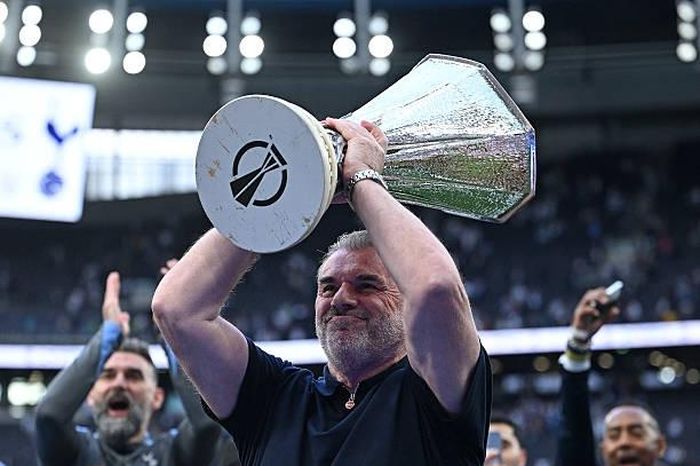 Tottenham gây sốc khi sa thải HLV Ange Postecoglou dù vừa vô địch Europa League