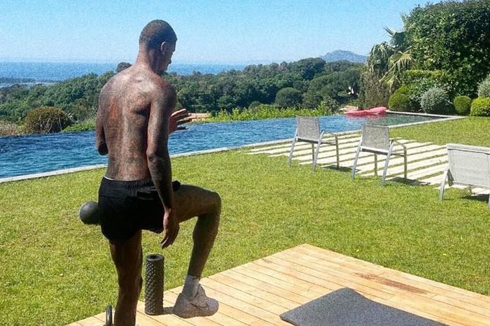 Rashford khoe ảnh tập luyện, bị fan MU bóc mẽ 'làm màu'