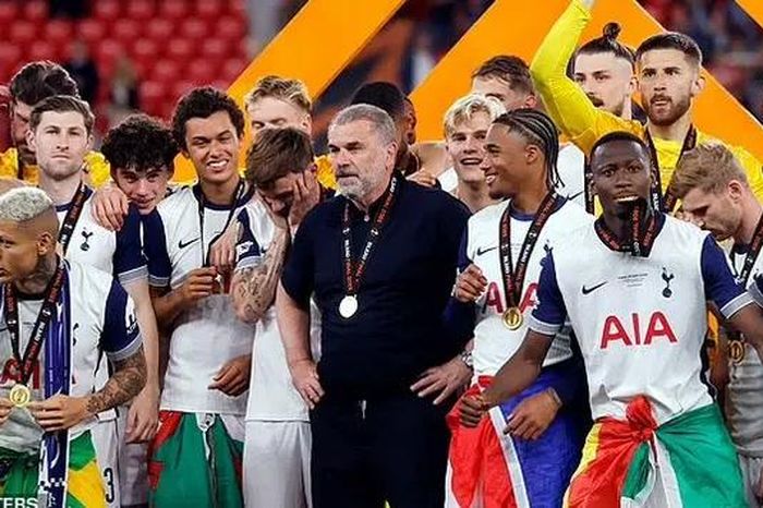 Cầu thủ Tottenham tri ân HLV Ange Postecoglou