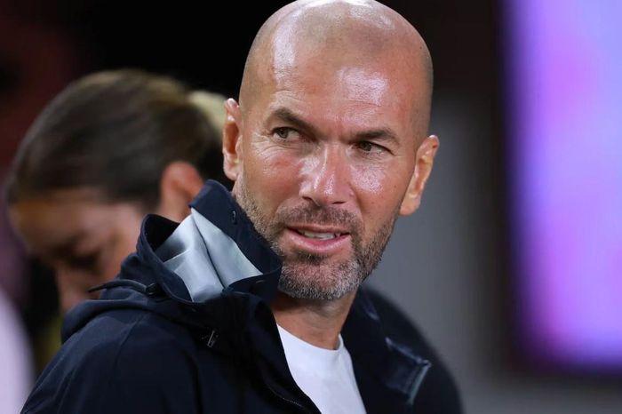 Zidane 'phũ' với Man Utd