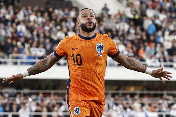 Depay sắp thành chân sút hay nhất lịch sử Hà Lan