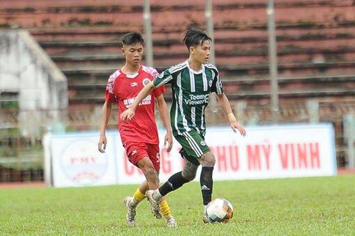 Văn Anh thi đấu chói sáng đưa Trẻ Tân Hưng giành Hạng 3