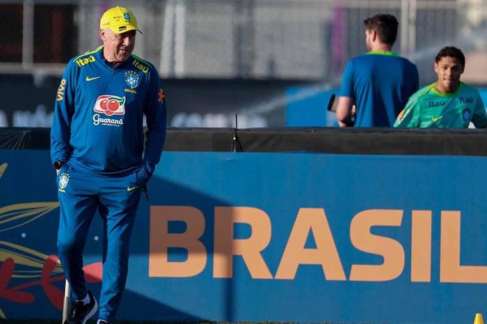 Thử thách và khác biệt dành cho sự nghiệp của Carlo Ancelotti