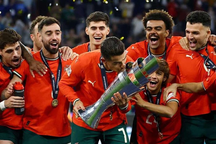 Ronaldo sẵn sàng... gãy chân vì tuyển Bồ Đào Nha