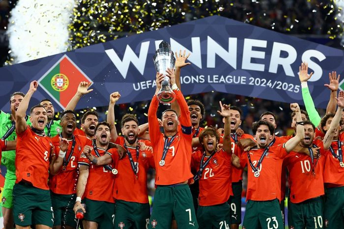 Ronaldo tỏa sáng, Bồ Đào Nha vô địch Nations League
