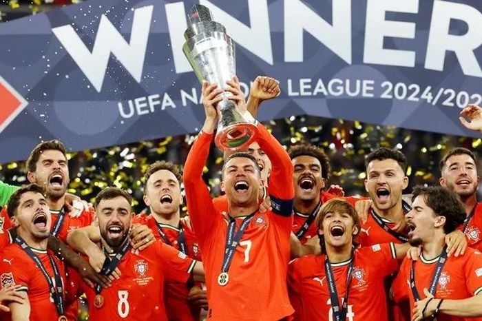 Bồ Đào Nha thắng'derby Iberia' trở thành đội đầu tiên 2 lần vô địch Nations League