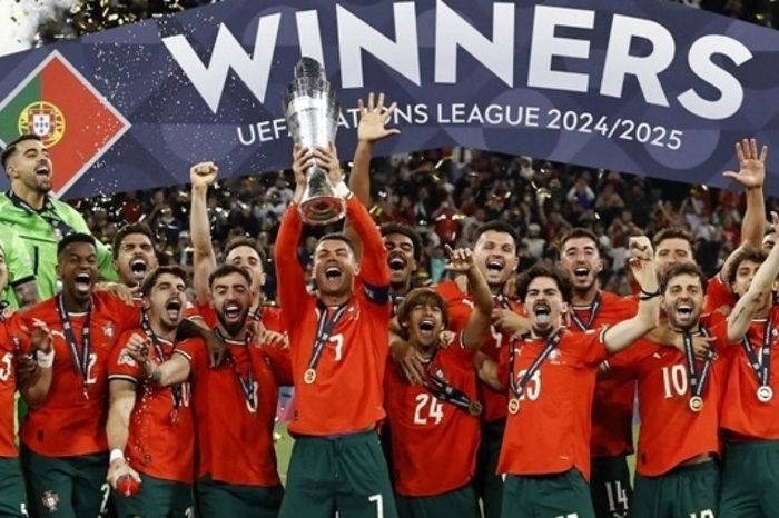 Ronaldo không dám nhìn Neves sút 11m, bật khóc khi Bồ Đào Nha vô địch UEFA Nations League