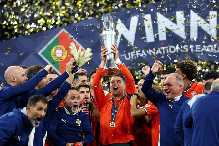 Ronaldo bật khóc khi giúp Bồ Đào Nha vô địch Nations League 2024/2025