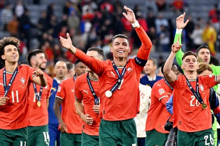 Ronaldo thiết lập thêm kỷ lục trong ngày Bồ Đào Nha đăng quang Nations League