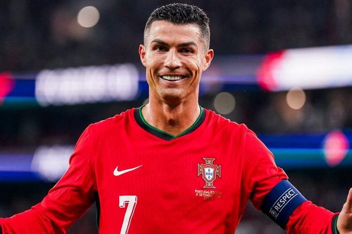 C.Ronaldo 'quay xe' bất ngờ với Al Nassr