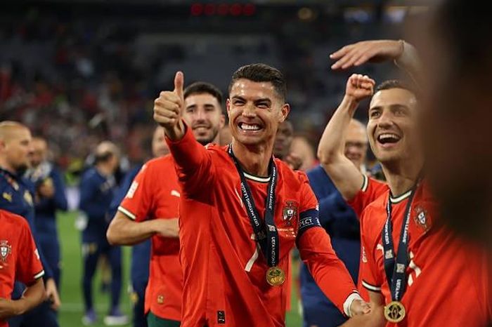 Ronaldo úp mở về tương lại tại Al-Nassr sau khi vô địch UEFA Nations League