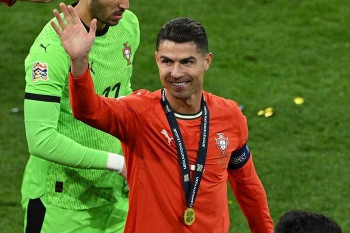 Ronaldo đưa ra tuyên bố quan trọng dập tắt tin đồn về tương lai