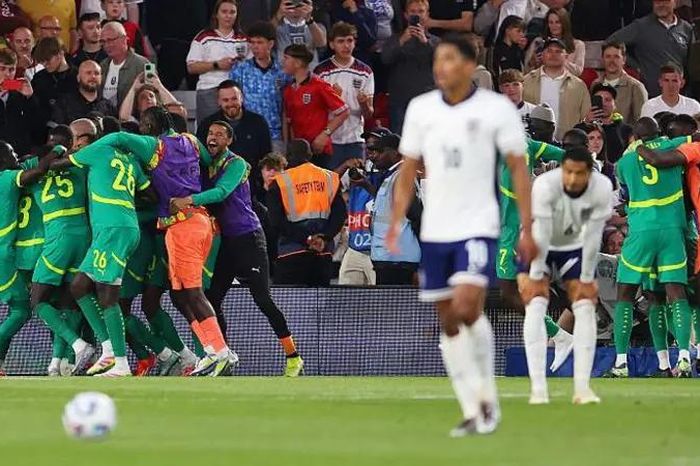 Tuyển Anh thất thủ 1-3 trước Senegal ngay trên sân nhà