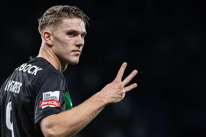 Viktor Gyokeres tức giận Sporting làm khó chuyển nhượng đến MU