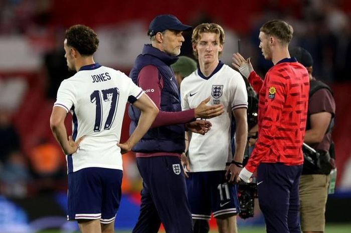 HLV Thomas Tuchel lên tiếng đầy ẩn ý sau khi bị CĐV Anh la ó
