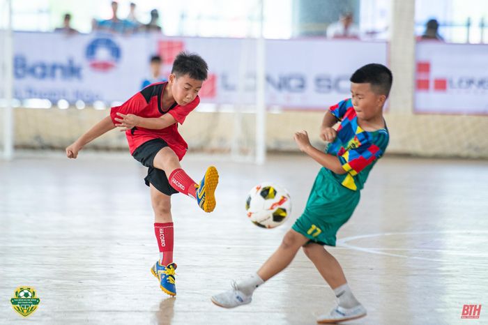Thiệu Hóa giành vé bán kết sau chiến thắng thuyết phục trước Ngọc Lặc