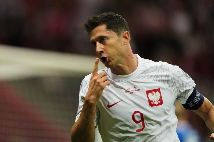 Lewandowski thắng 'cuộc chiến' với HLV Ba Lan