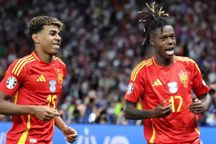 Lamine Yamal làm nóng chuyển nhượng, hẹn Nico Williams ở Barca