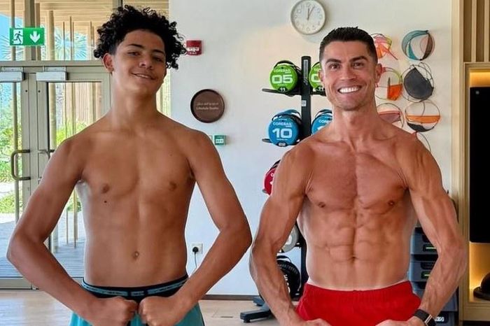 Chiều cao đáng kinh ngạc của con trai Ronaldo