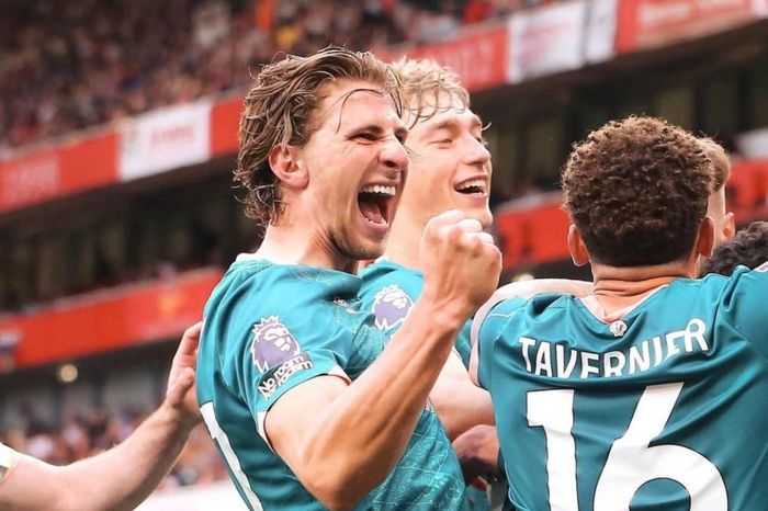 Trung vệ 60 triệu bảng đồng ý đến PSG