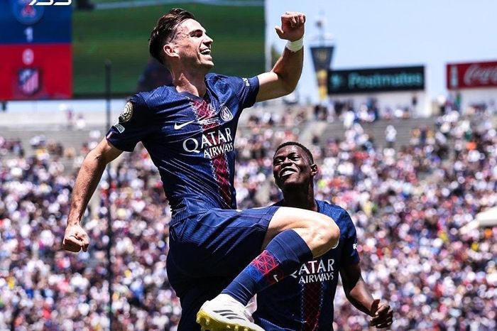 PSG đè bẹp Atletico Madrid