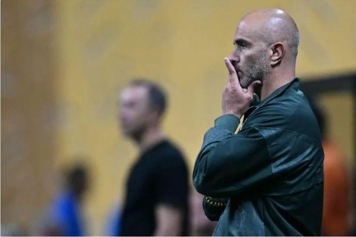 HLV Enzo Maresca càm ràm sân vắng -'này cái bạn đang chán là ước mơ của tôi đấy!'
