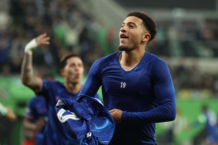 Sancho gật đầu với Napoli