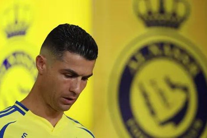 Al Nassr hỗn loạn, tương lai Ronaldo bất định