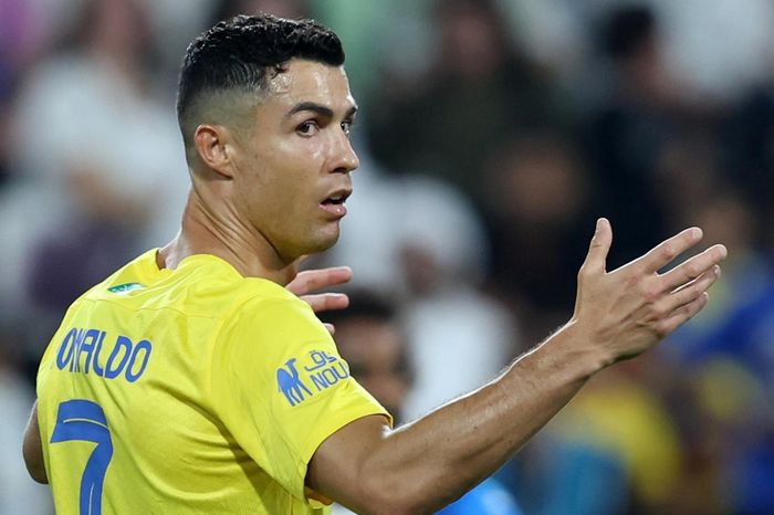 Al Nassr chia tay hàng loạt để chiều lòng Ronaldo