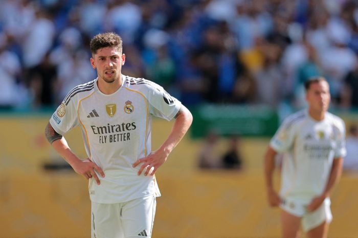 Không tìm ra 'Kroos đệ nhị', Real Madrid đừng mơ bay cao