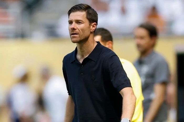 HLV Xabi Alonso báo tin xấu về Mbappe