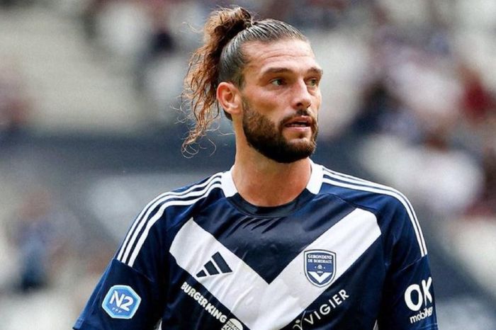 Carroll rời Bordeaux