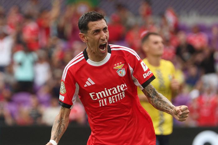 Ngả mũ với Di Maria