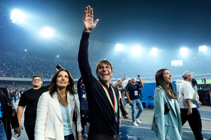 Chuyện gì đang xảy ra với Napoli