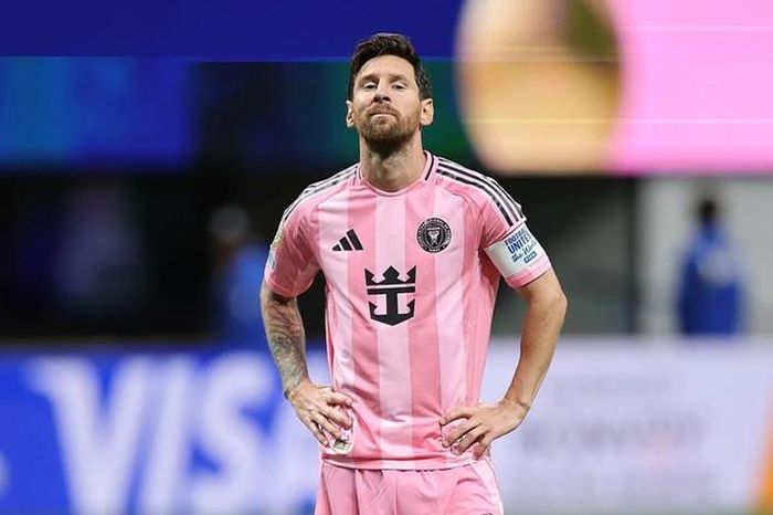 Messi tiết lộ lý do đặc biệt khiến anh và Ronaldo không thể là bạn bè