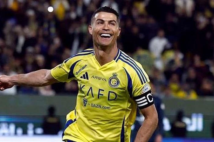 Ronaldo và Benzema chưa xác định tương lai trước chuyển nhượng hè