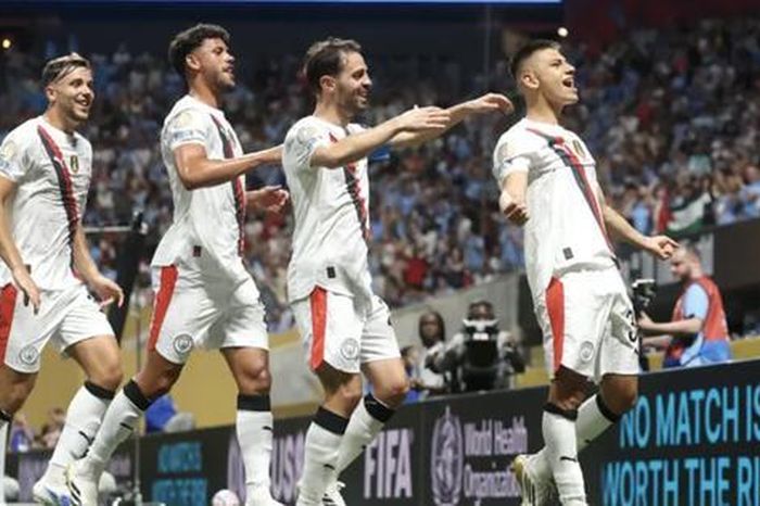 Man City dội mưa bàn thắng trước Al-Ain, soán ngôi đầu bảng từ tay Juventus