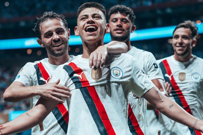 Echeverri: Truyền nhân Messi kế thừa De Bruyne ở Man City