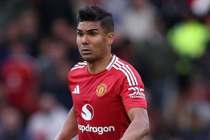 Casemiro sắp rời MU