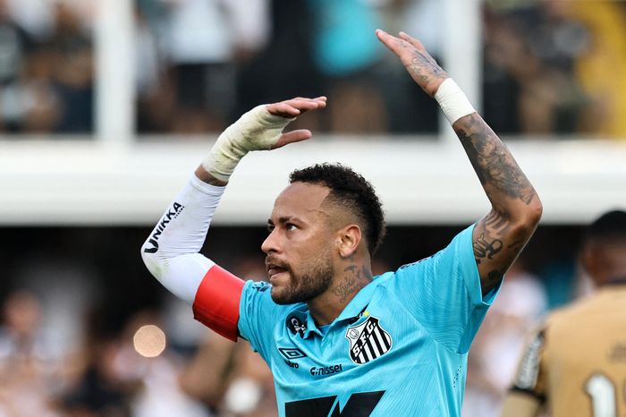Santos ra phán quyết tương lai Neymar